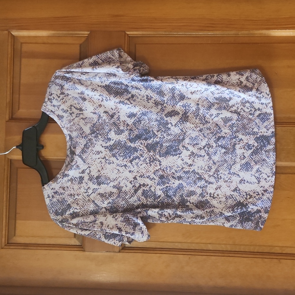Abound Blue/Tan V-Neck Top, Women's Size Small, EUC - Picture 3 of 6